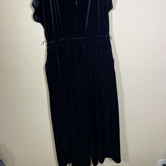 Gap Women's Short Sleeve Black Velvet Velour Romper Cropped! - Picture 5 of 5
